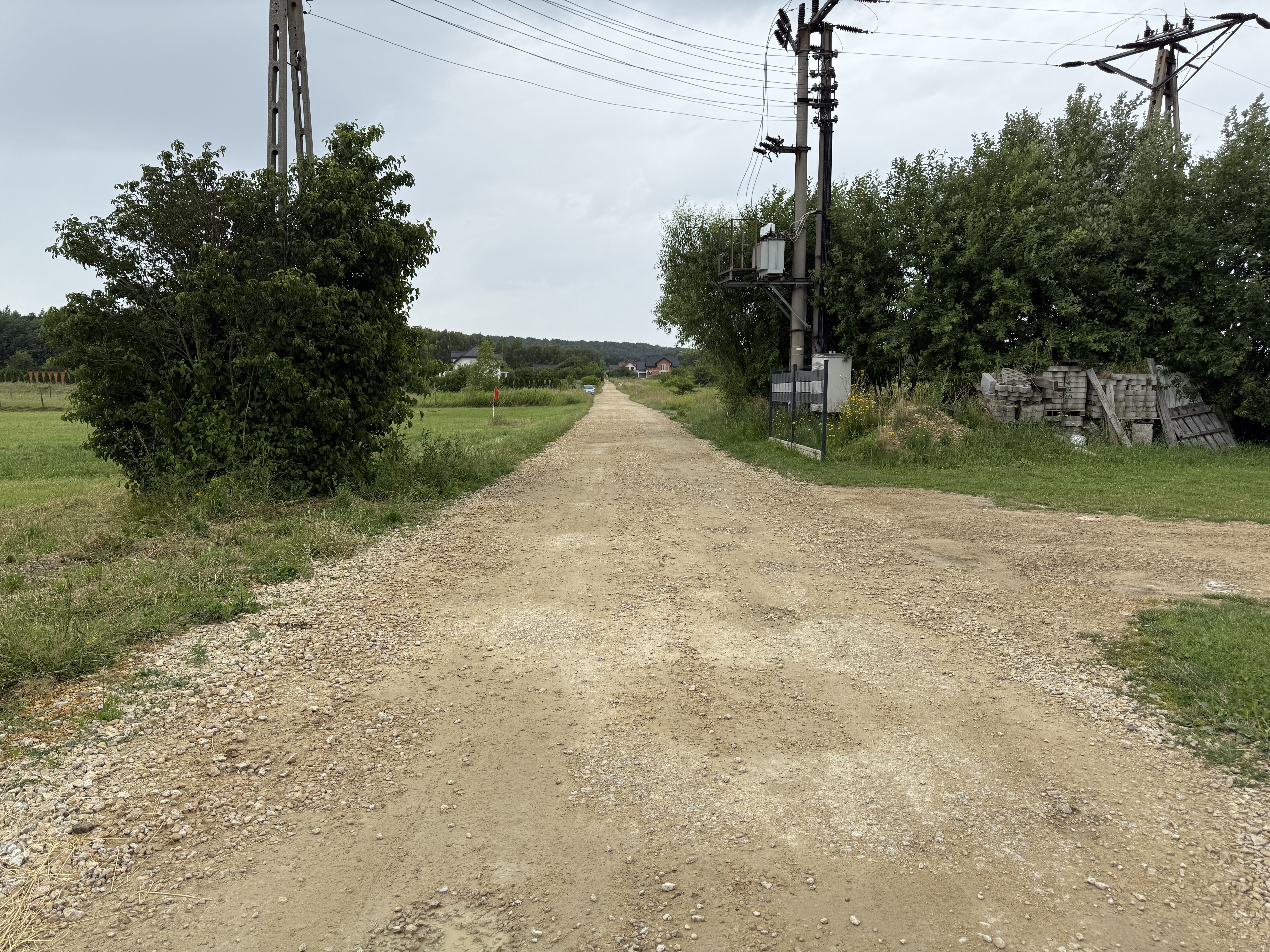 Droga utwardzona kruszywem